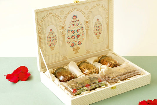 3 Jar 2 Container Gift Hamper (White)