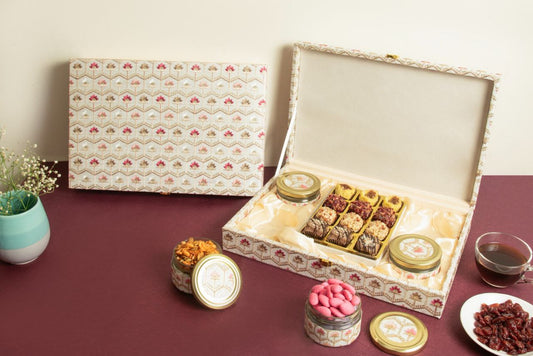 4 Jar & 12 Cavity Embroidery Box (Off-White)